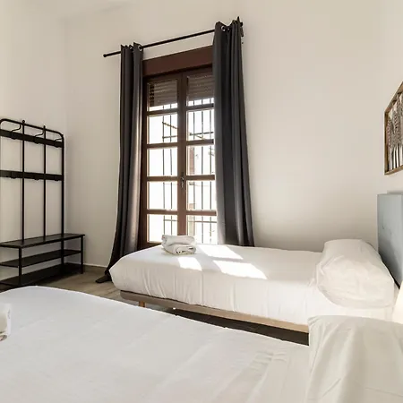 Allo Arroyo Catedral Apartment *